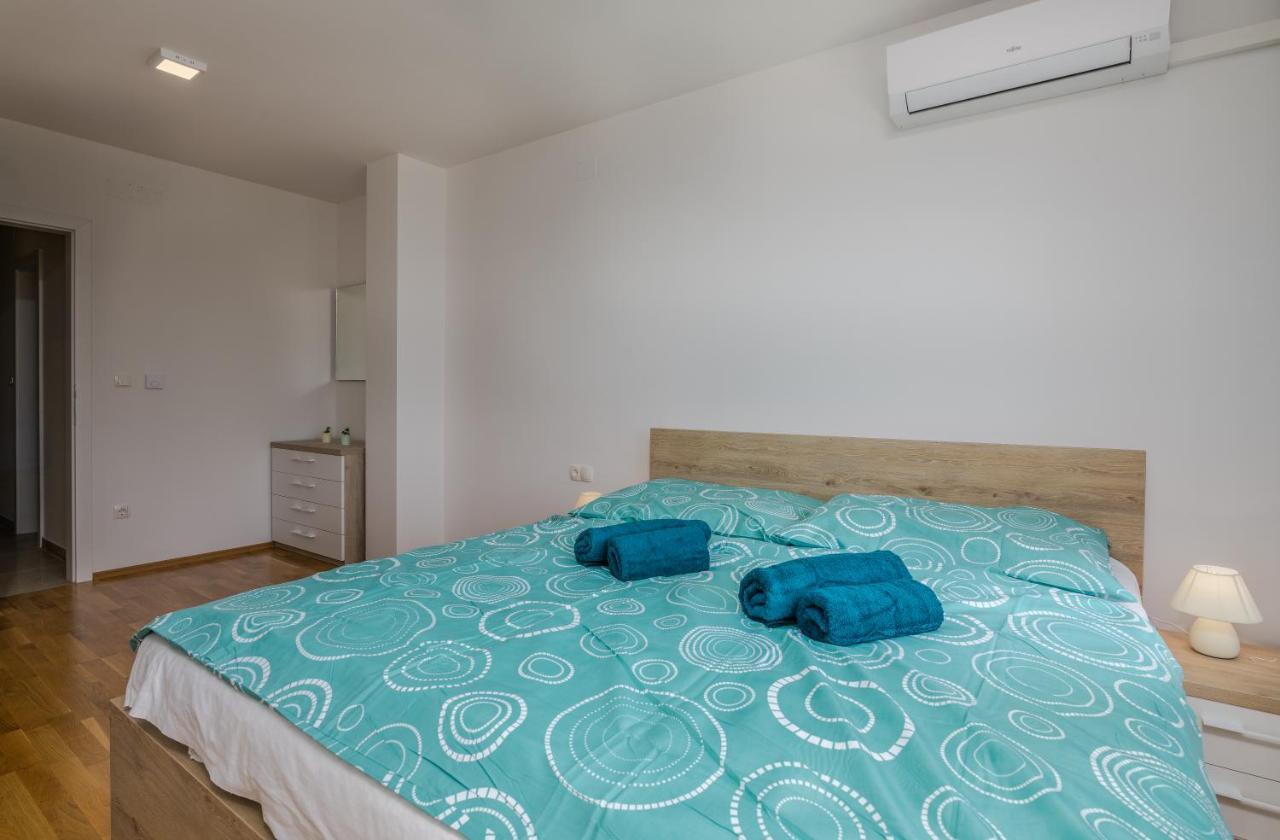 Appartment Divine Krk Town Luaran gambar